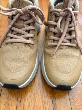 allbirds Women's Runner-up Protect size 9/ Rugged Beige Sole